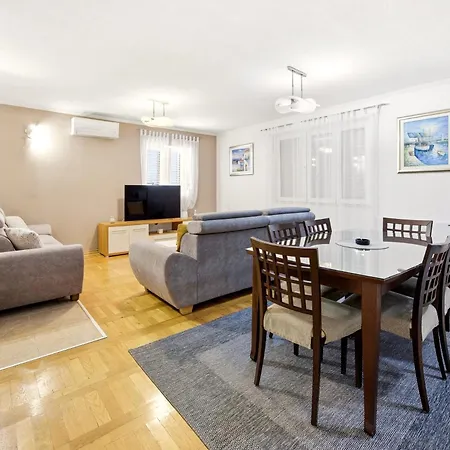 Apartamento Avdic