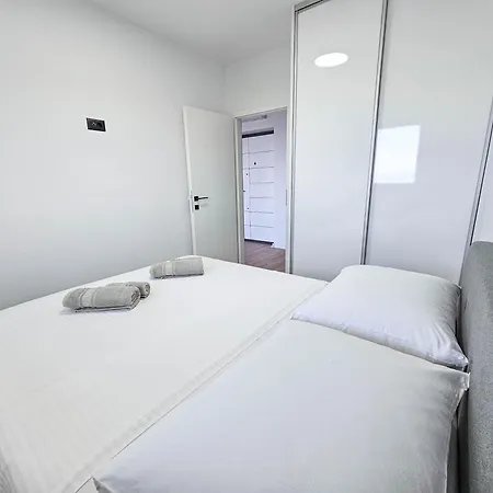 Avdic Apartment *