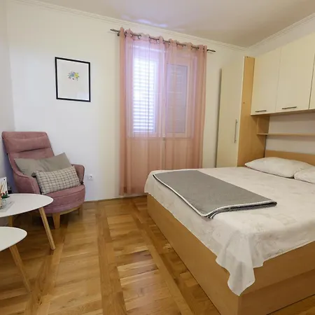 Avdic * מאקרסקה