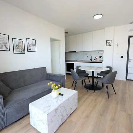 Avdic * מאקרסקה