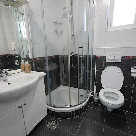 Avdic דירה מאקרסקה