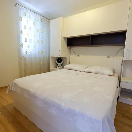 Appartamento Avdic Makarska