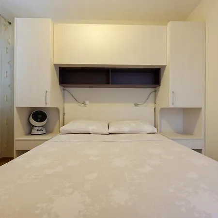 Avdic דירה מאקרסקה