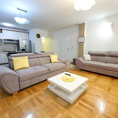 דירה Avdic מאקרסקה