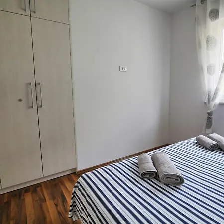 Avdic * Makarská