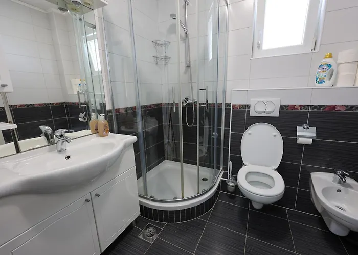 Avdic 公寓 马卡尔斯卡